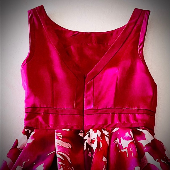 Stunning magenta silk gown - Picture 2 of 2